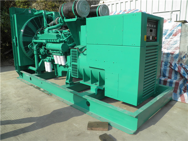 兴和出租发电机 发电机组厂家：柴油发电机组的控制屏的作用是什么？