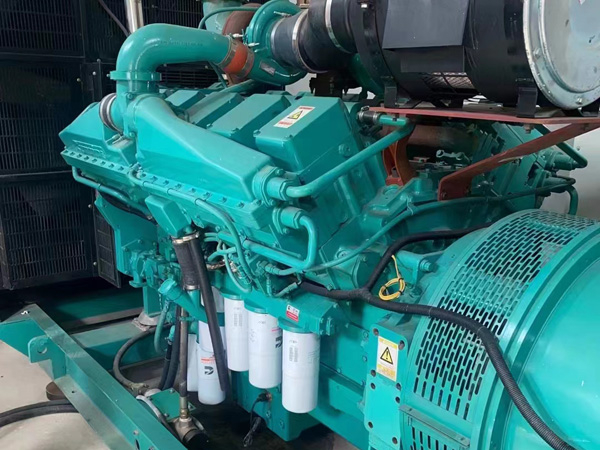 兴和更换100kW柴油发电机组机油时，需要注意哪些事项？